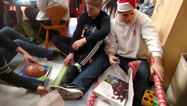 High School Students Prepare Gifts for Children's Hospital